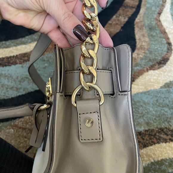 Michael Kors East West Hamilton Bag - Picture 6 of 11